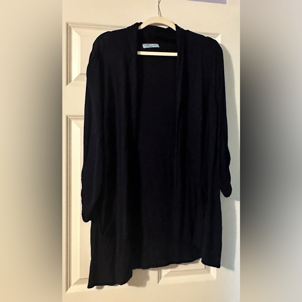 Joan Vass NY Woman, size 1X. Beautiful cardigan with gather 3/4 sleeves. See pic